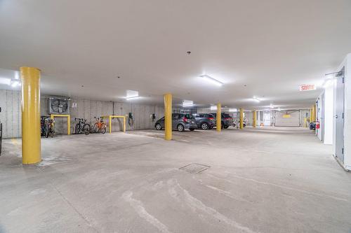 Garage - 205-145 Rue Du Ruisseau-Clair, Mont-Tremblant, QC - Indoor Photo Showing Garage