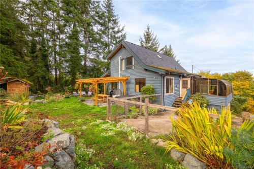 6869 Philip Rd, Lantzville, BC 