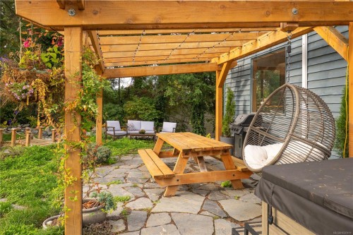 6869 Philip Rd, Lantzville, BC 