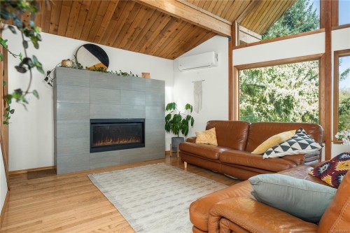 6869 Philip Rd, Lantzville, BC 