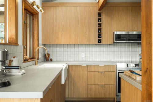 6869 Philip Rd, Lantzville, BC 