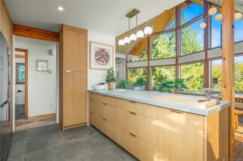 6869 Philip Rd, Lantzville, BC 