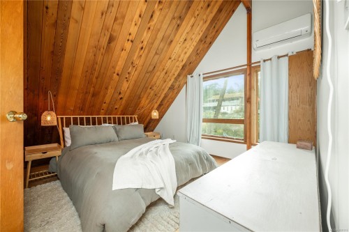 6869 Philip Rd, Lantzville, BC 