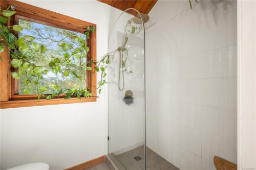 6869 Philip Rd, Lantzville, BC 