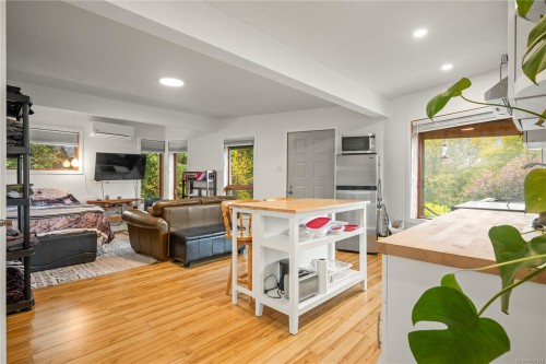 6869 Philip Rd, Lantzville, BC 