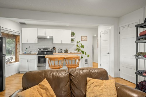 6869 Philip Rd, Lantzville, BC 