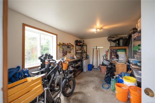 6869 Philip Rd, Lantzville, BC 