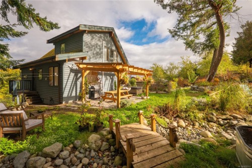 6869 Philip Rd, Lantzville, BC 