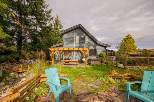 6869 Philip Rd, Lantzville, BC 