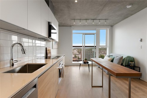 908-1097 View St, Victoria, BC - Indoor Photo Showing Kitchen With Upgraded Kitchen