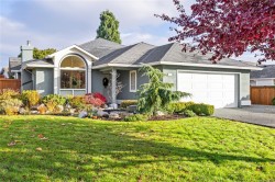 201 Crabapple Cres  Parksville, BC V9P 2P7