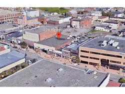 228 RED RIVER Road  Thunder Bay, ON P7B 1A6