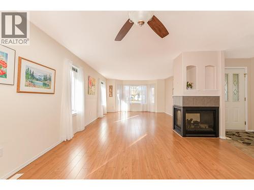 111 Harbourfront Drive Nw Unit# 47, Salmon Arm, BC - Indoor Photo Showing Living Room With Fireplace