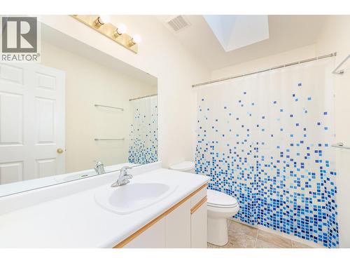 111 Harbourfront Drive Nw Unit# 47, Salmon Arm, BC - Indoor Photo Showing Bathroom