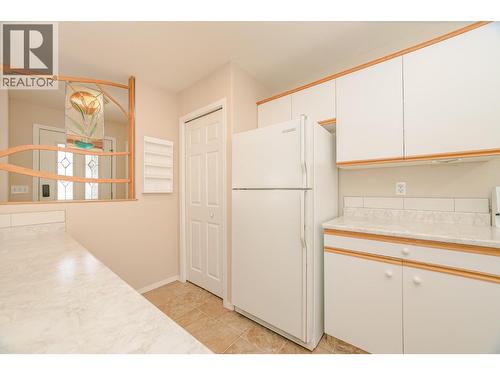 111 Harbourfront Drive Nw Unit# 47, Salmon Arm, BC - Indoor Photo Showing Kitchen