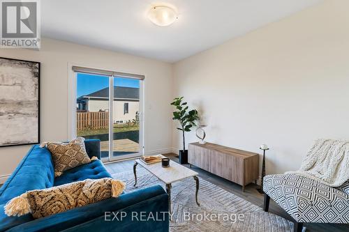 10 Cobblestone Street, Belleville (Belleville Ward), ON - Indoor