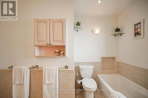3143 Michael Crescent, Burlington, ON - Indoor Photo Showing Bathroom