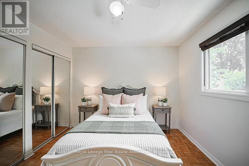 3143 Michael Crescent, Burlington, ON - Indoor Photo Showing Bedroom