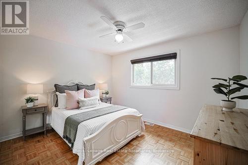 3143 Michael Crescent, Burlington, ON - Indoor Photo Showing Bedroom