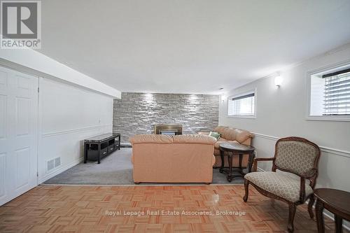 3143 Michael Crescent, Burlington, ON - Indoor