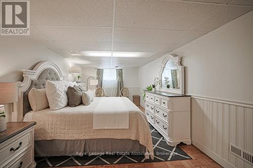 3143 Michael Crescent, Burlington, ON - Indoor Photo Showing Bedroom