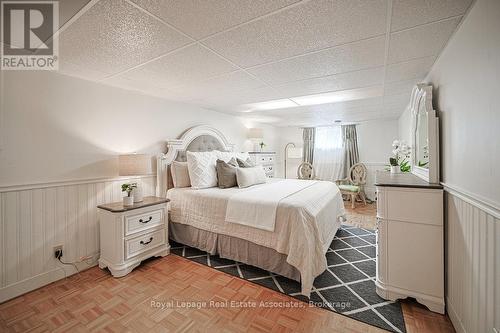 3143 Michael Crescent, Burlington, ON - Indoor Photo Showing Bedroom