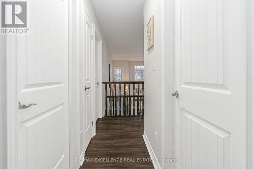 904 Frontenac Crescent, Woodstock, ON - Indoor Photo Showing Other Room