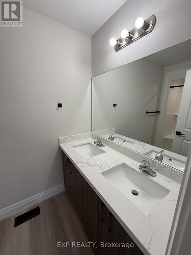 13 Keystone Trail, Welland, ON - Indoor Photo Showing Bathroom
