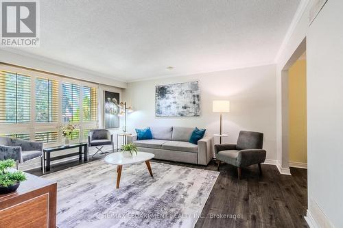 172 Hanover Place, Hamilton, ON - Indoor Photo Showing Living Room