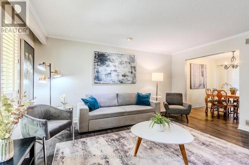 172 Hanover Place, Hamilton, ON - Indoor Photo Showing Living Room