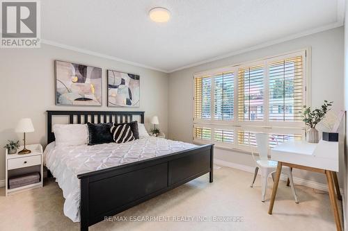172 Hanover Place, Hamilton, ON - Indoor Photo Showing Bedroom