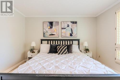 172 Hanover Place, Hamilton, ON - Indoor Photo Showing Bedroom