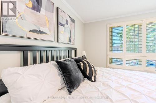 172 Hanover Place, Hamilton, ON - Indoor Photo Showing Bedroom
