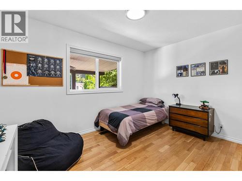1112 Pinecrest Lane, Kelowna, BC - Indoor Photo Showing Bedroom