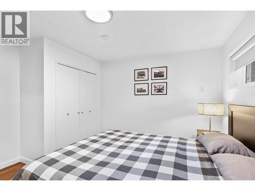 1112 Pinecrest Lane, Kelowna, BC - Indoor Photo Showing Bedroom