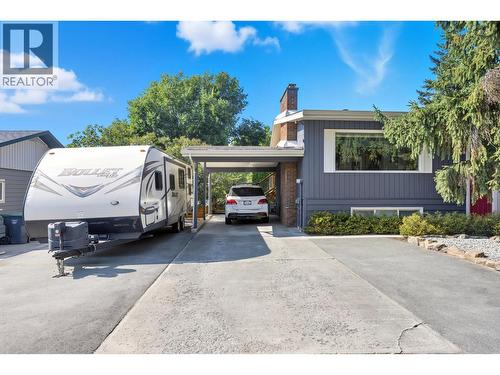 1112 Pinecrest Lane, Kelowna, BC - Outdoor