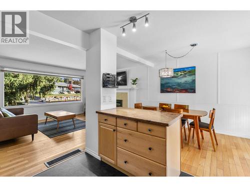 1112 Pinecrest Lane, Kelowna, BC - Indoor