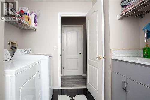 331 Phipps - 331-351 Phipps Crescent, Kelowna, BC - Indoor Photo Showing Laundry Room