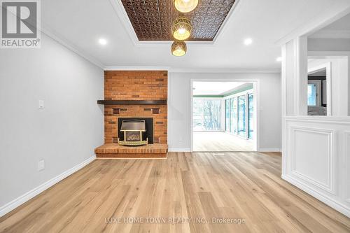 5 Centennial Drive, Brockton, ON - Indoor With Fireplace