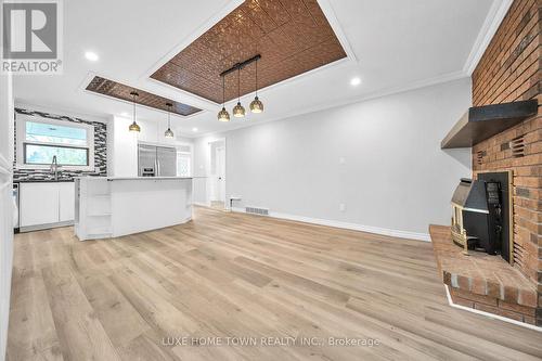 5 Centennial Drive, Brockton, ON - Indoor Photo Showing Kitchen