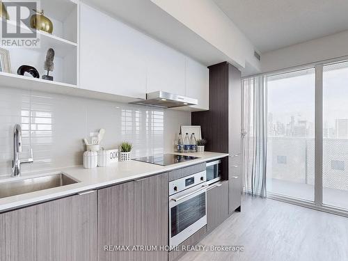 4605 - 55 Cooper Street, Toronto, ON - Indoor Photo Showing Kitchen