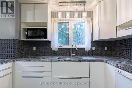 110 Marshall Park Drive, North Bay (Ferris), ON - Indoor Photo Showing Kitchen