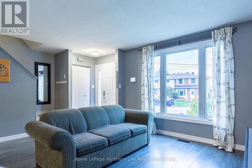 110 Marshall Park Drive, North Bay (Ferris), ON - Indoor Photo Showing Living Room