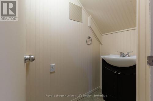 110 Marshall Park Drive, North Bay (Ferris), ON - Indoor Photo Showing Bathroom