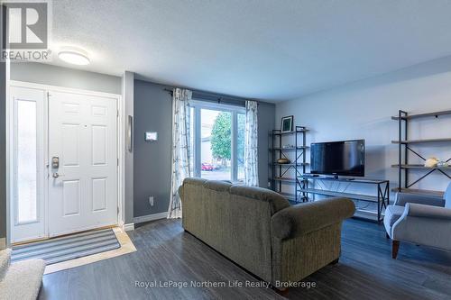 110 Marshall Park Drive, North Bay (Ferris), ON - Indoor Photo Showing Living Room