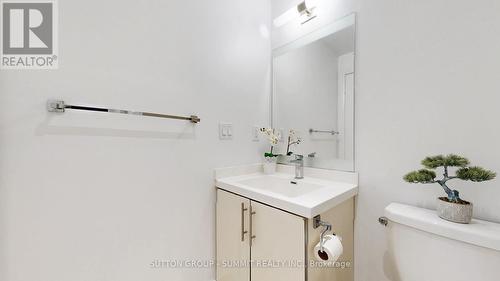 307 - 55 Speers Road N, Oakville, ON - Indoor Photo Showing Bathroom
