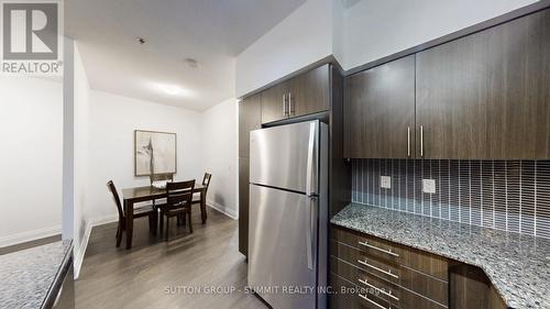 307 - 55 Speers Road N, Oakville, ON - Indoor Photo Showing Kitchen