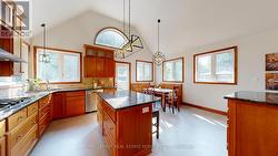 105 BOTFIELD AVENUE  Toronto, ON M9B 4E6