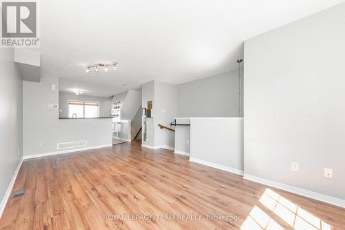 40 Manhattan Crescent, Ottawa, ON - Indoor
