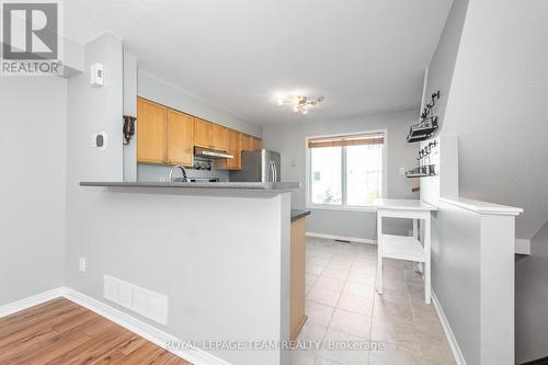 40 Manhattan Crescent, Ottawa, ON - Indoor Photo Showing Kitchen